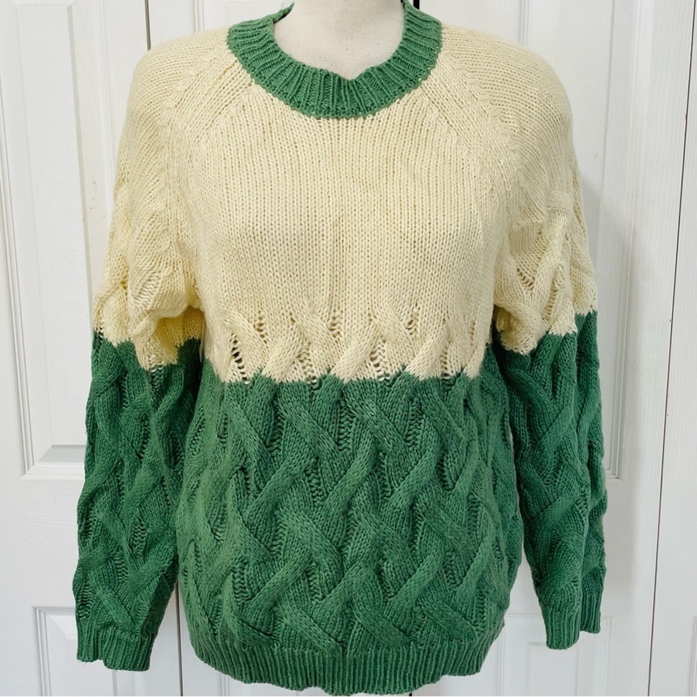 Blank NYC Cream & Green Cable-Knit Colorblock Crew Sweater